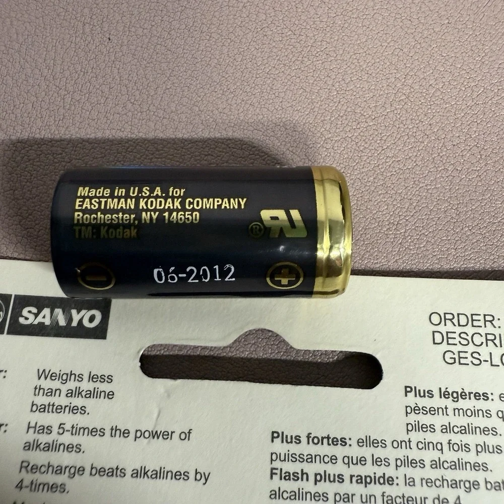 NWT GE SANYO CR123A Lithium Photo Battery New + KODAK CR123 3V Camera‎ Battery